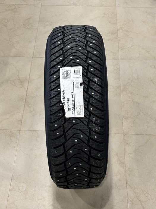 Зимние шины Yokohama +подарки 235/60 R18 107T
