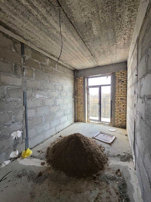 Продаётся 2х комн квартира на 3 этаже Ор-р Пиридастгир