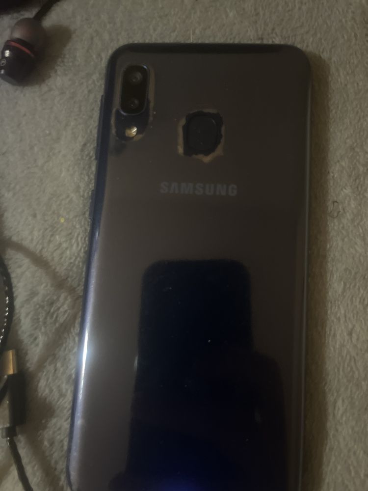 Samsung A20E intretinut