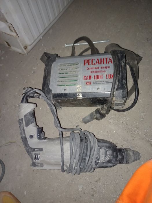 Инструмент строительный