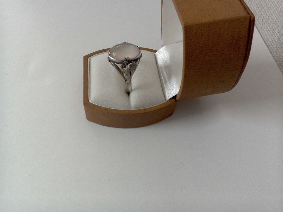 Inel vechi argint 925 marcat, mărime reglabilă, piatra Lunii, 18x14 mm