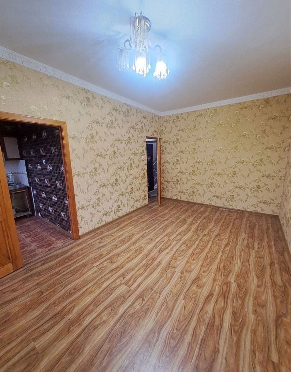 Продается 2/3/4 Феруза (Ориентир кафе Сагдиана)