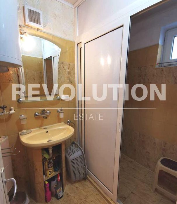 Дава се под наем Етаж от къща в с. Приселци, Област Варна - 100 кв.м за 300 € - Снимка #5