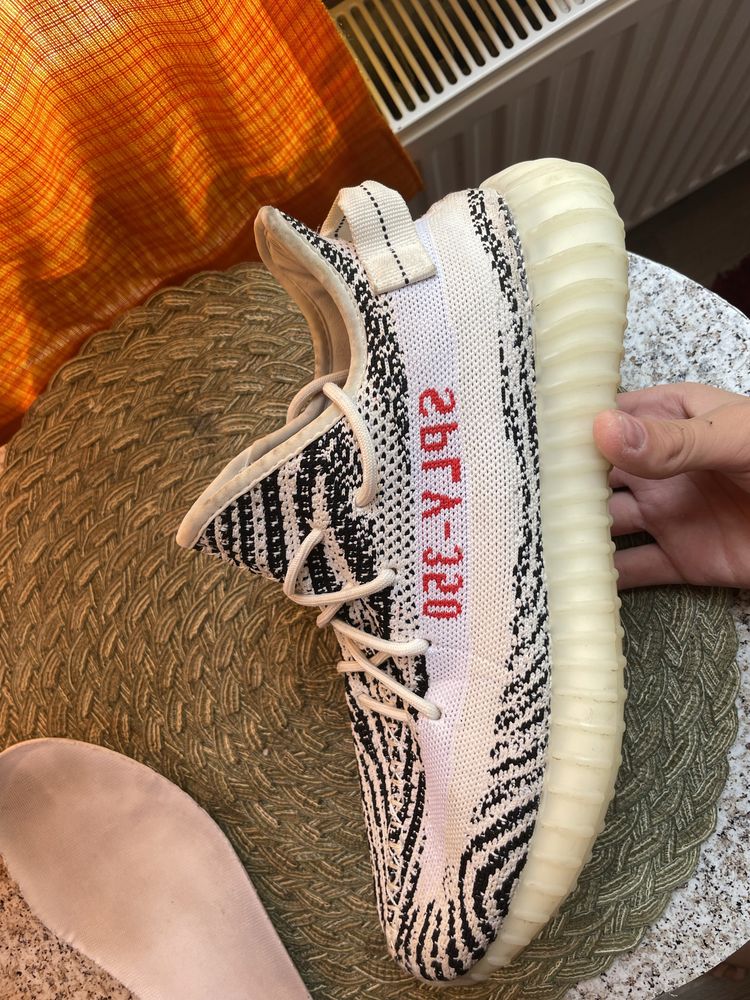 Yeazy 350 zebra