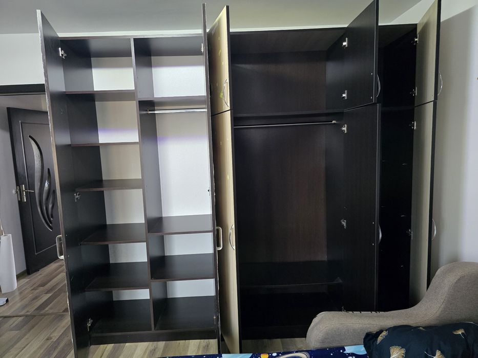 Vând 2 Dresinguri la preț de 1