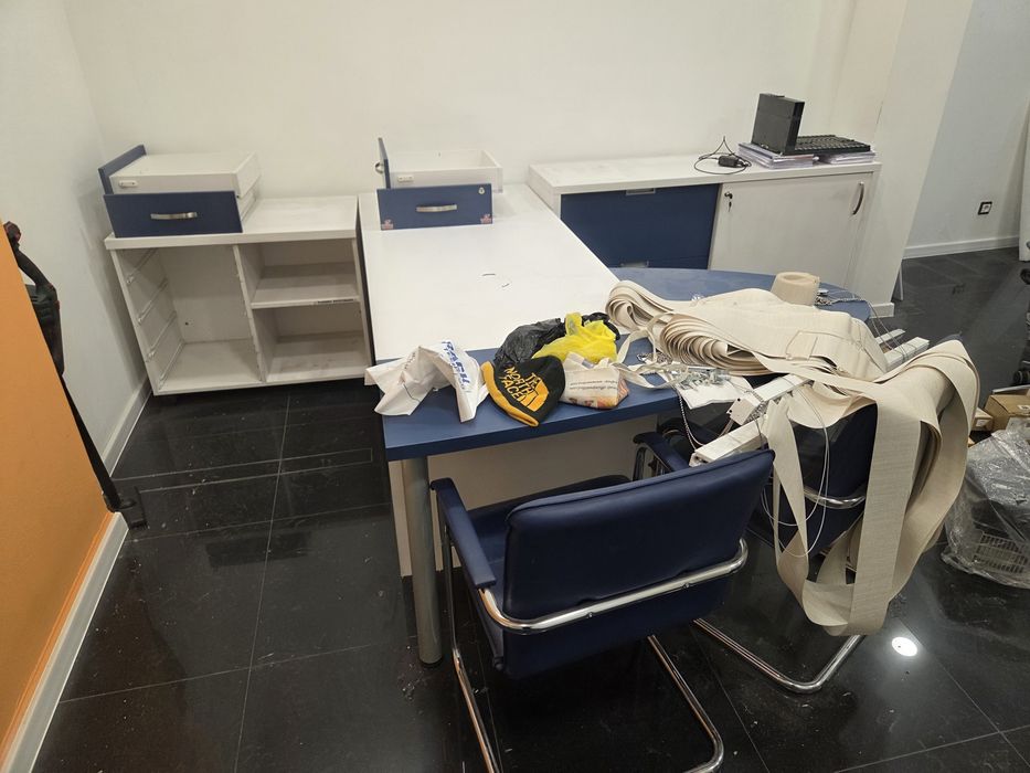 Офис обзавеждане на символични цени