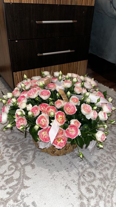 Цветы спрей розы свежие