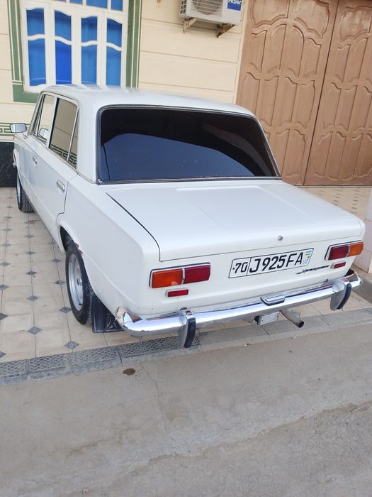 Vaz 2101 sotiladi