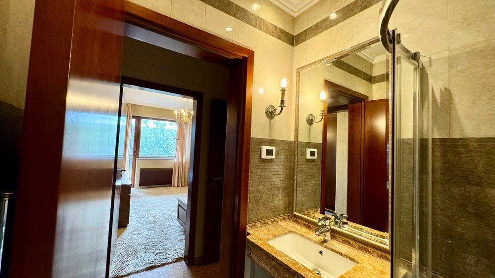 Продава се Тристаен апартамент в София, Витоша - 142 кв.м за 3200 €/кв.м - Снимка #9