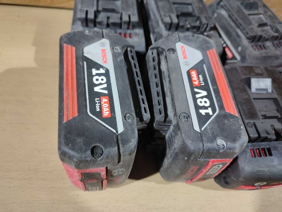 BOSCH 4.0Ah 18V acumulator baterie sursa autofiletanta bormasina