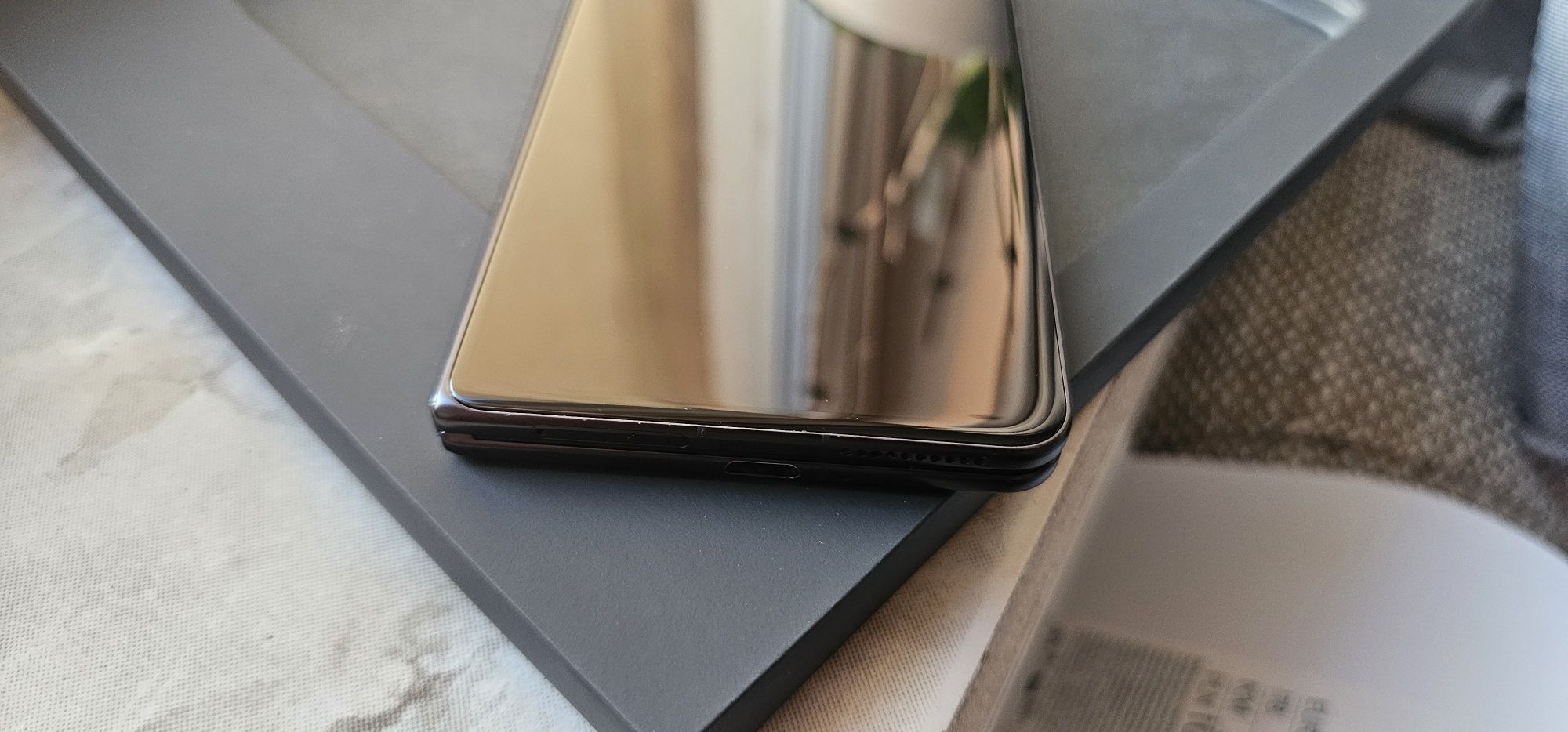 Honor Magic v3 512gb Rom; 12gb Ram