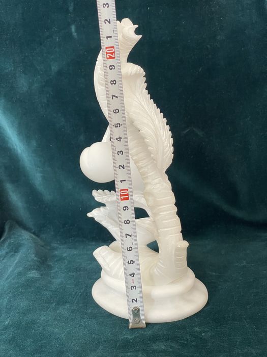 Statueta din alabastru, semnată. Italia