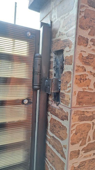 Reparatii porti auto si pietonale