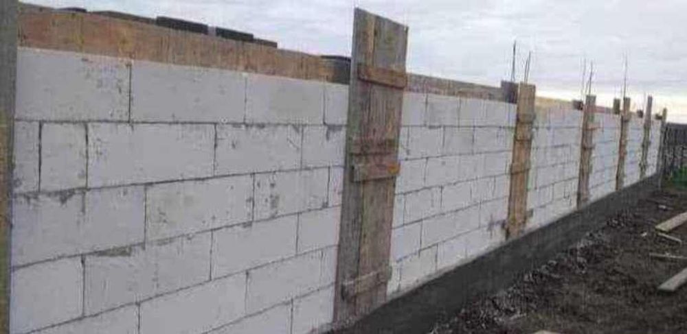 Vand garduri și porți la comanda clientului din materialele mele