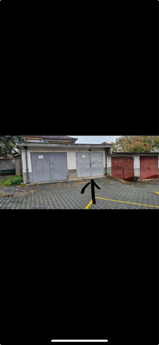 Продавам  надземен гараж