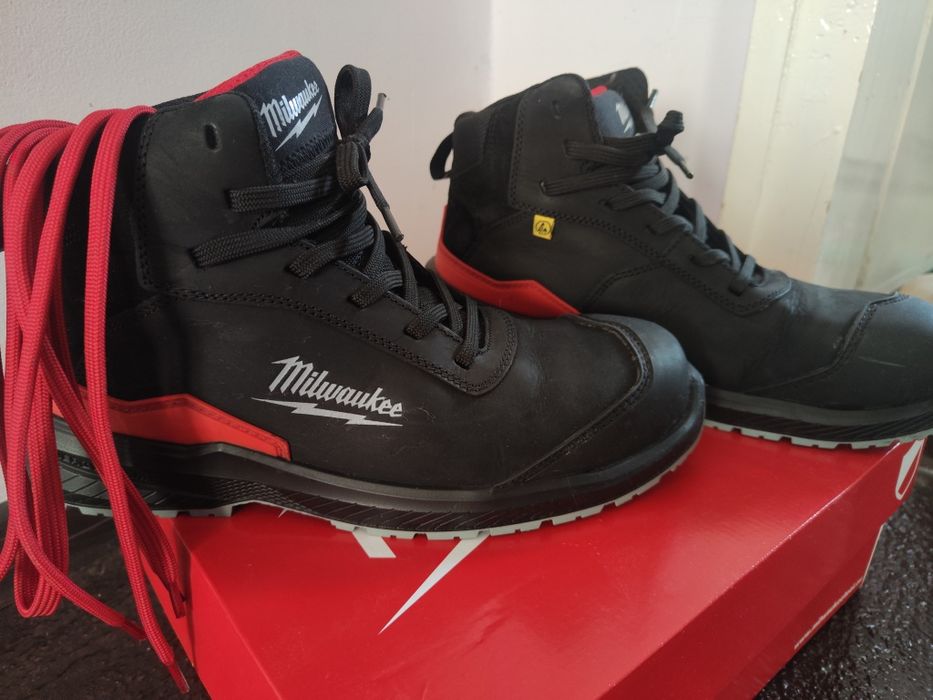 Високи работни обувки MILWAUKEE Flextred s3s 42 номер