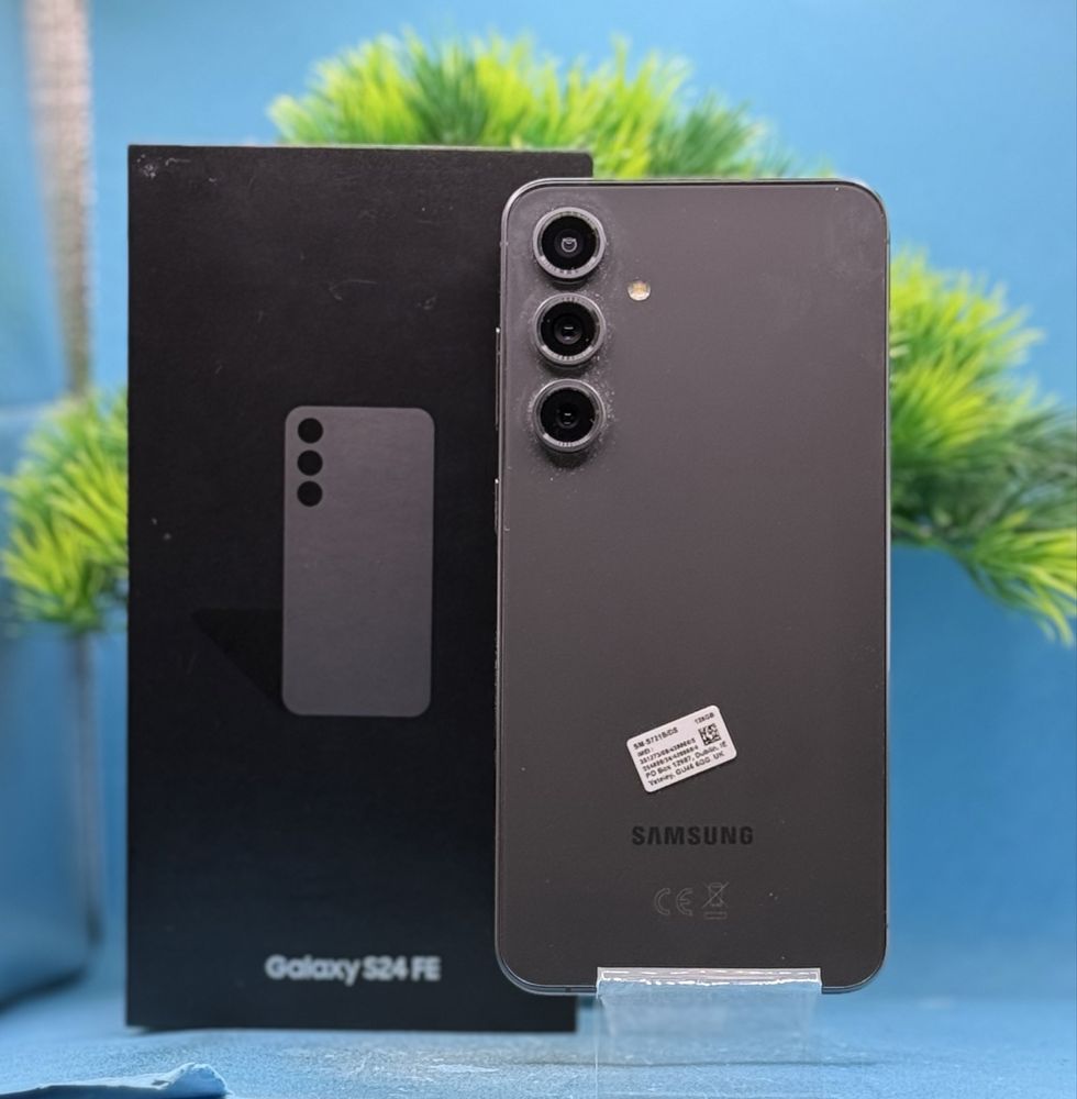 Samsung Galaxy S24 FE, 8GB RAM, 128GB, 5G, Graphite