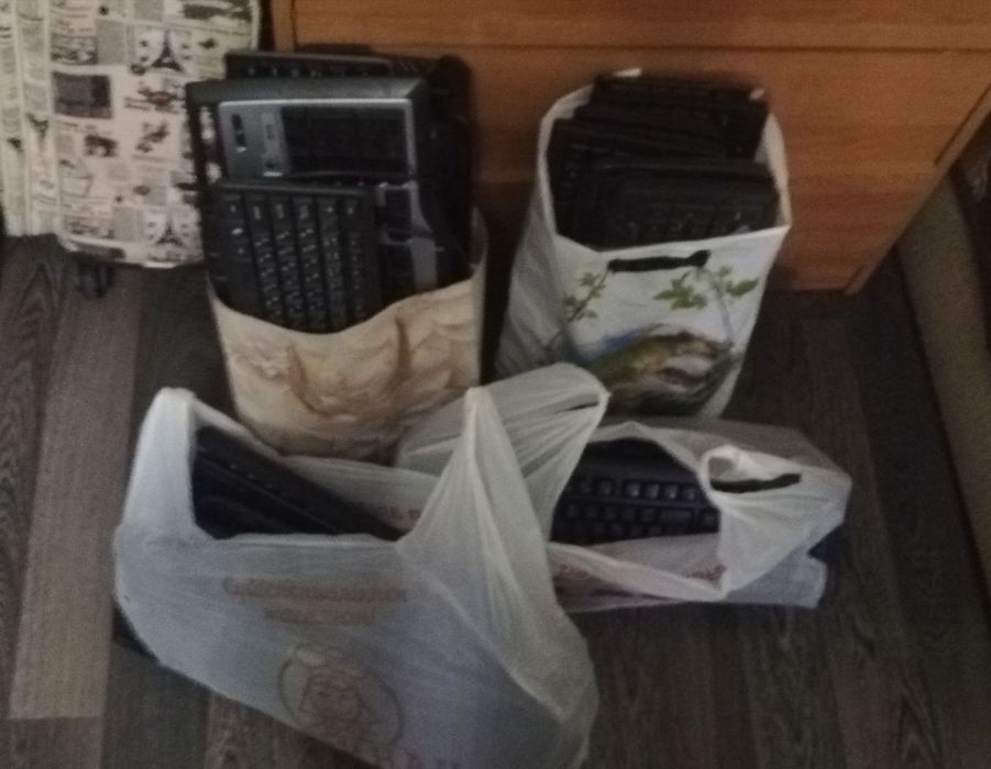 Клавиатуры , цена за все