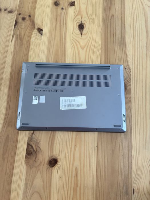 Lenovo Thinkbook 14• i5-11th gen• 16gb ram• bateria 6-8 ore• usb C
