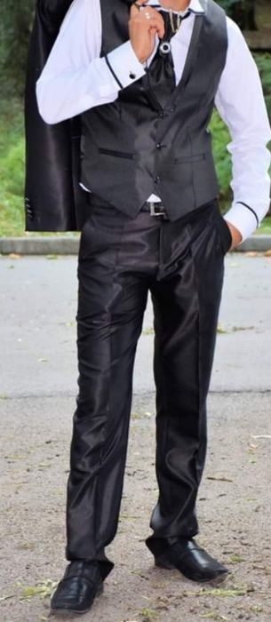 Мъжки костюм  черен