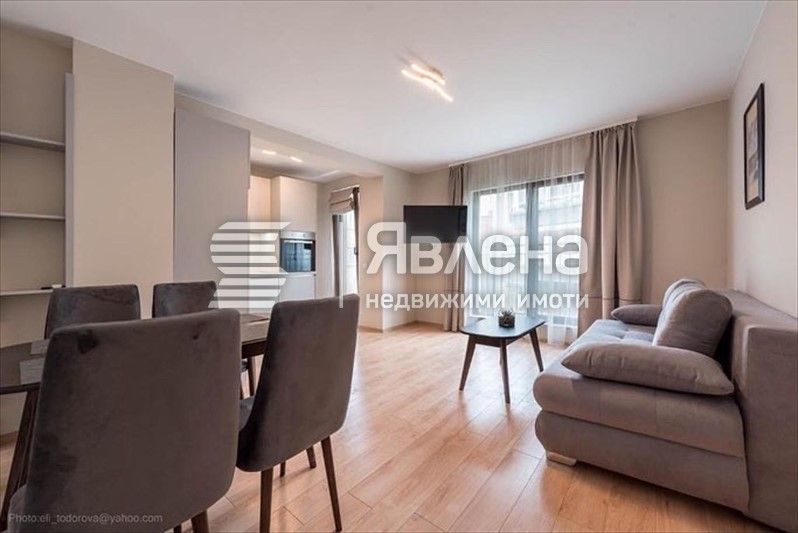 Дава се под наем Двустаен апартамент в Варна, Гръцка махала - 60 кв.м за 1050 € - Снимка #1