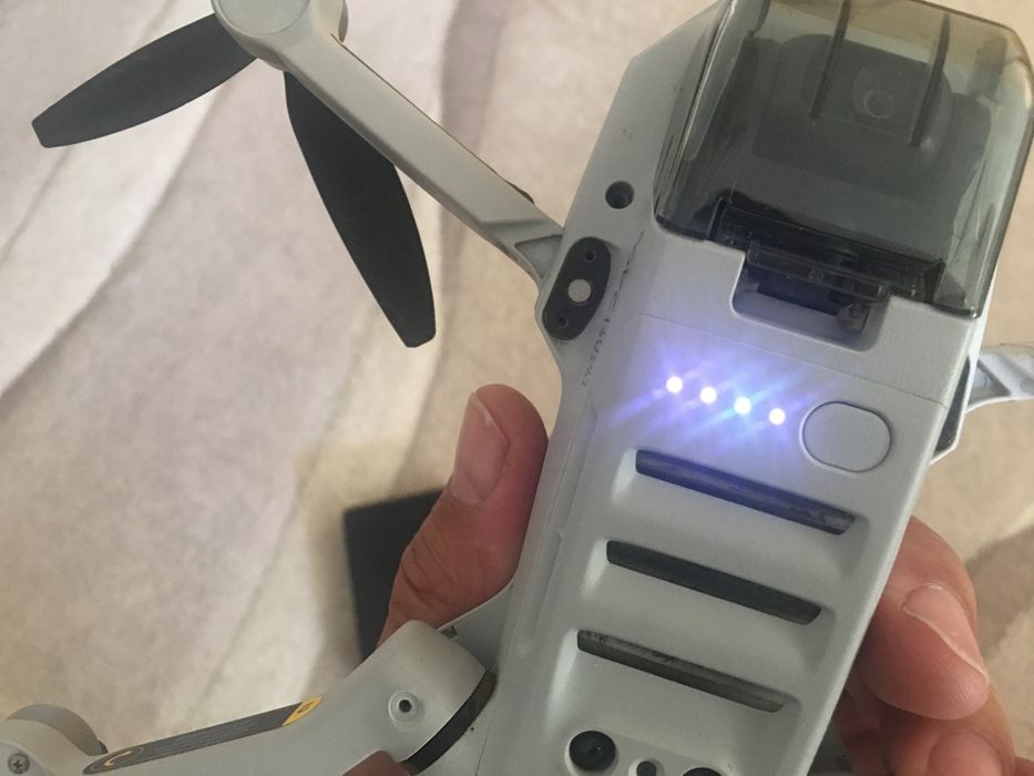 Dronă mini DJI Mavic