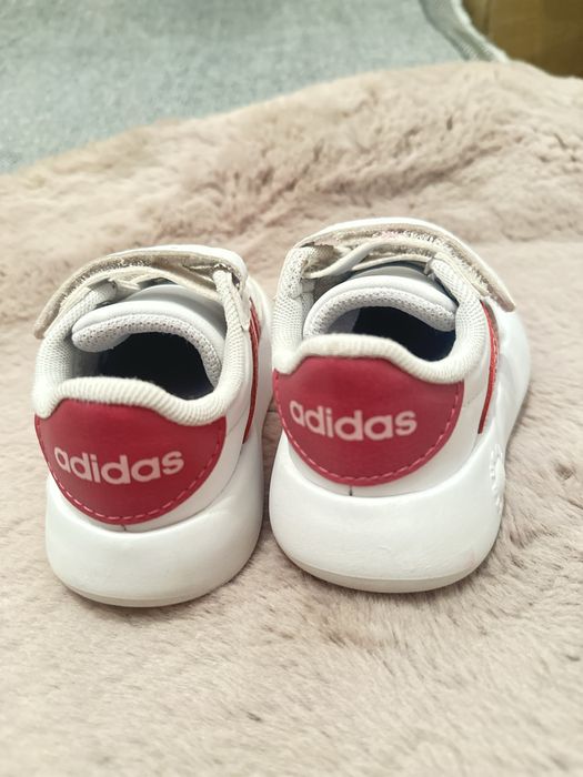 Adidasi Adidas marimea 23