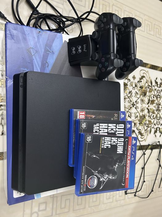 PlayStation 4 slim