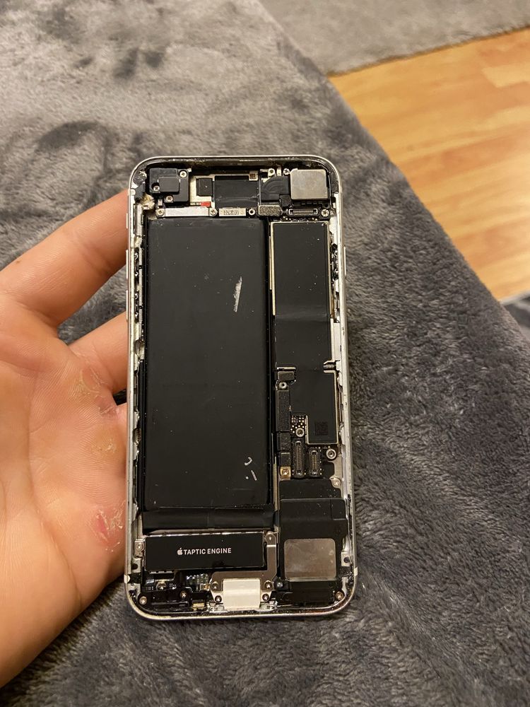Iphone se 2020 fara ecran