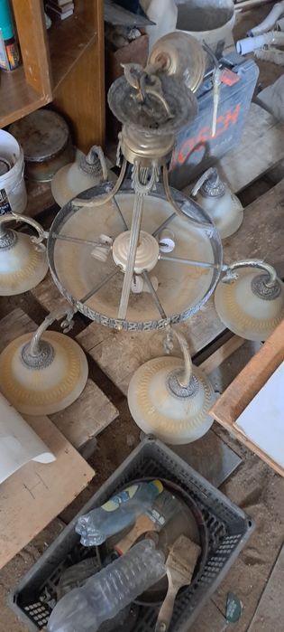 Продам кованую люстру