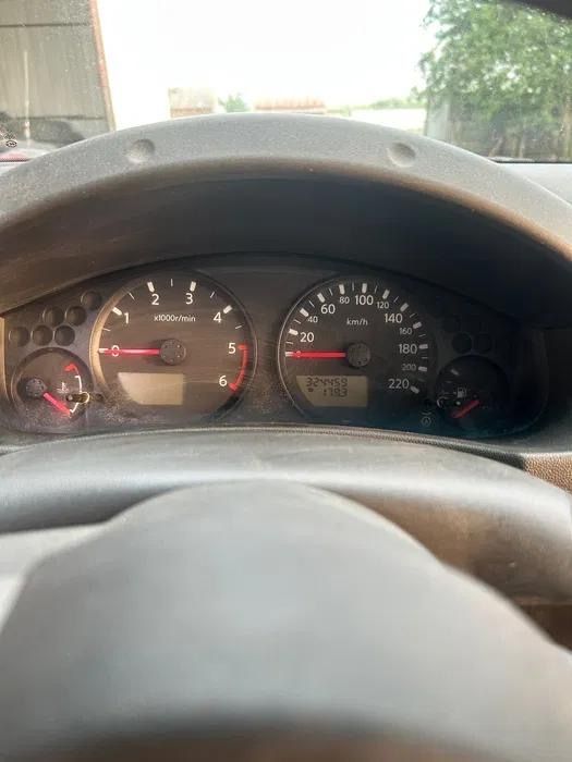 Nissan Navara D40 - 2.5dci