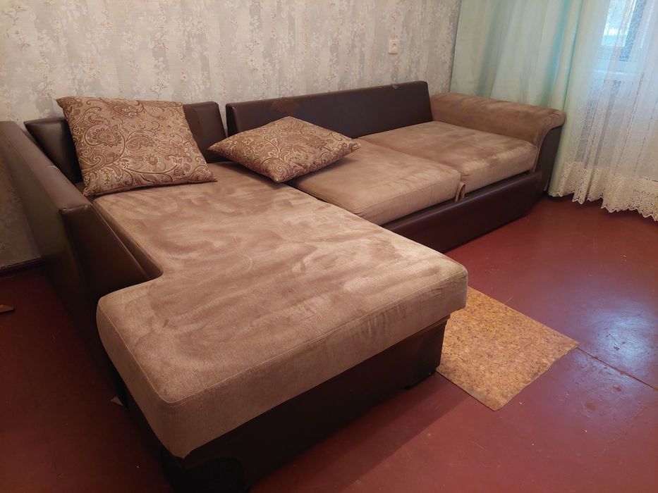 продам диван угловой