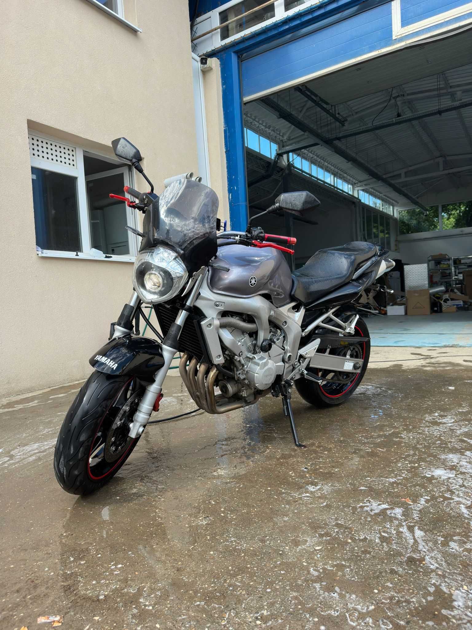 Vand Yamaha FZ6 naked