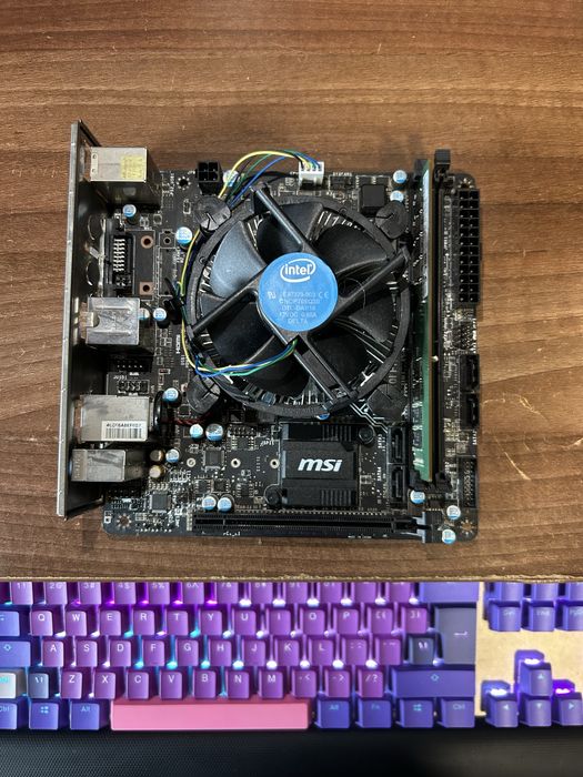 Kit Gaming Intel i7 7700K, Placa de baza MSI H110I-PRO, 8GB RAM DDR4