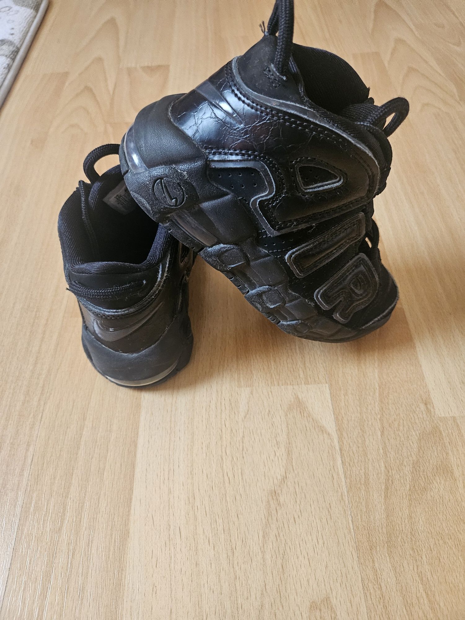 Nike air more uptempo
