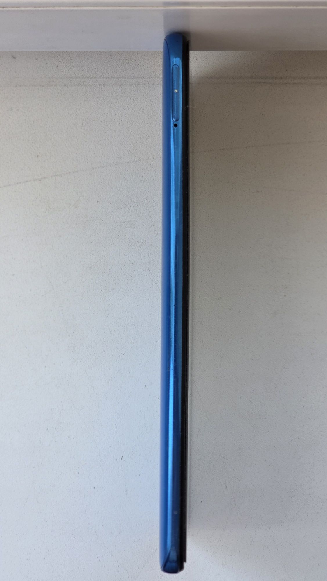 Продаётся смартфон SAMSUNG GALAXY A50 4/64
