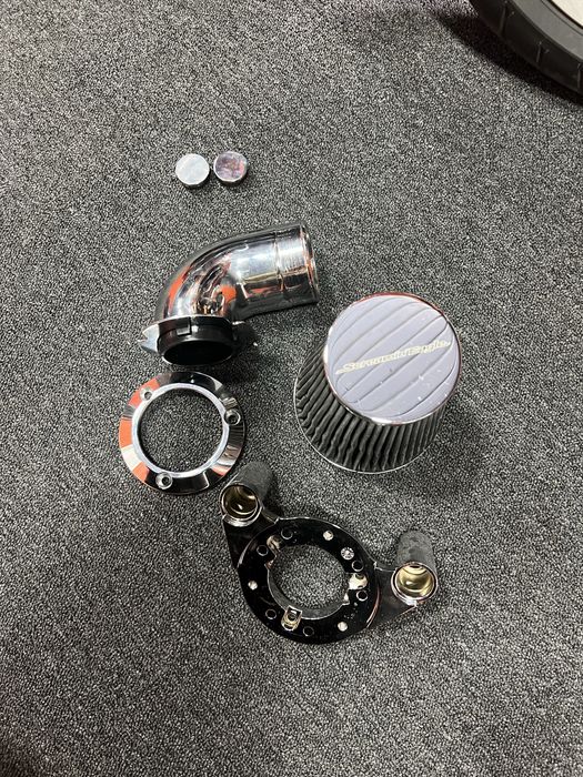 Vând kit filtru de aer Screamin’ Eagle pentru Harley Davidson 103