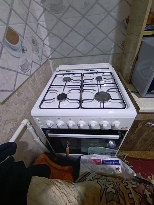 Gaz plita artel sotiladi