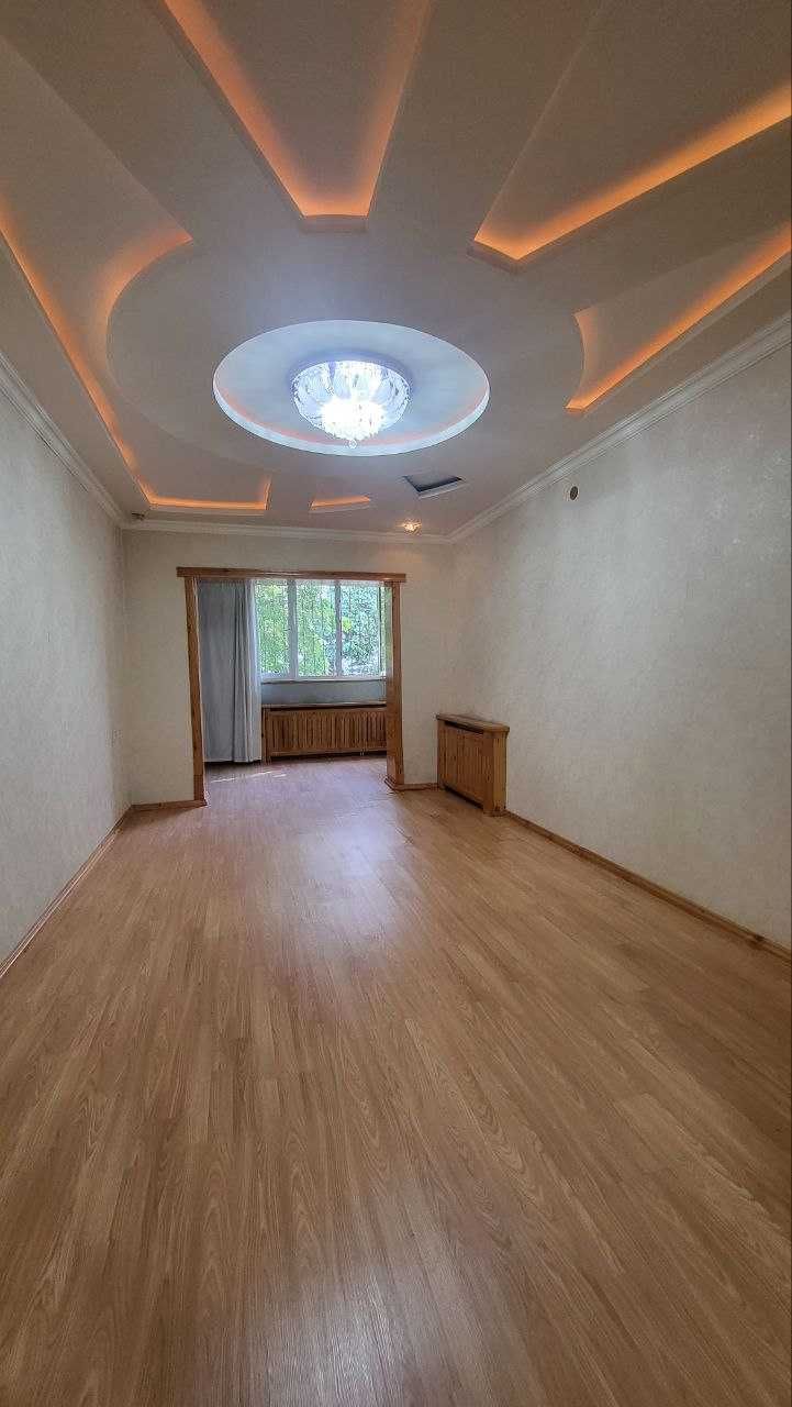 Отличная локация. Жангох Ц15 3/1/5, 79 м2
