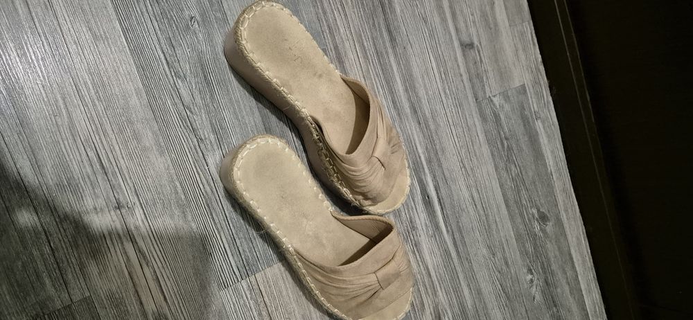 Летни дамски чехли