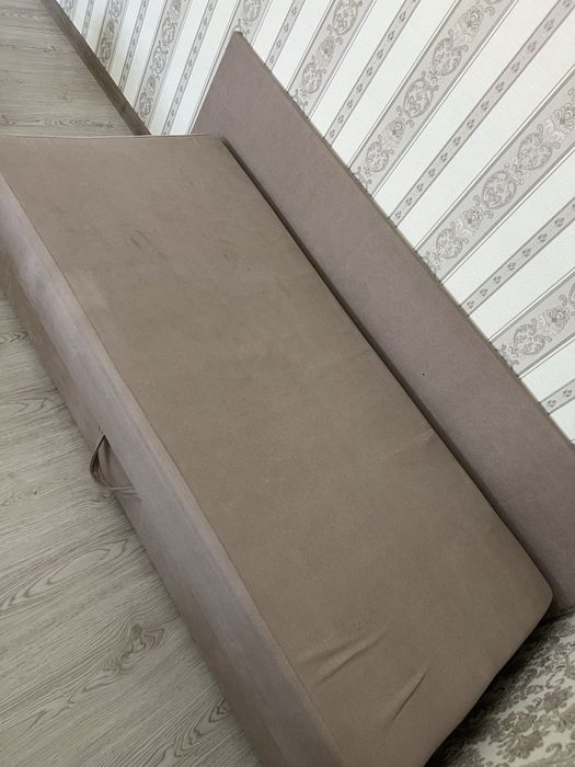 Продаётся диван-кровать.