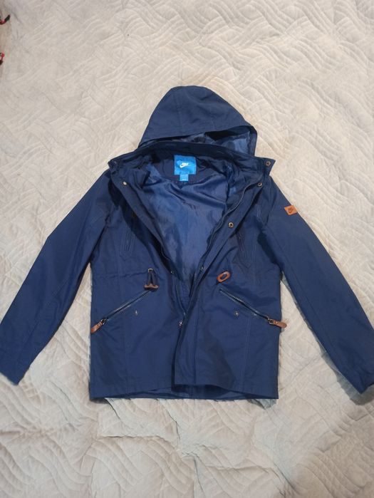 Продам ветровку мужскую