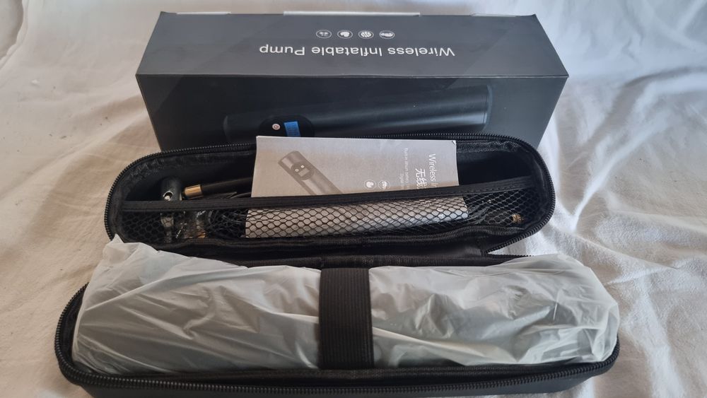 Компресор за гуми с батерия 12в 5ач. Изключително компактен и удобен