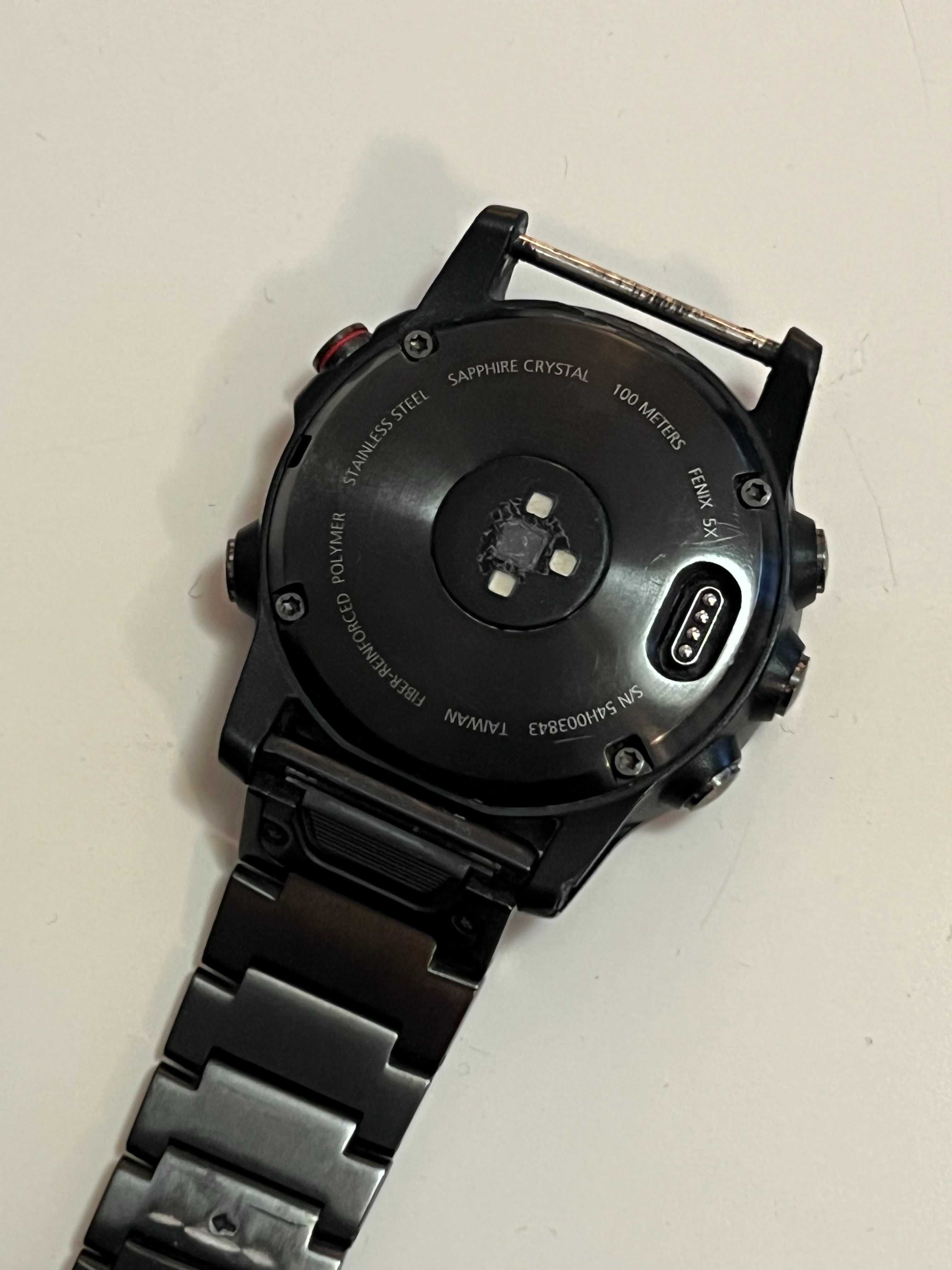 Garmin Fenix 5x - Saphir si curea de Titanium