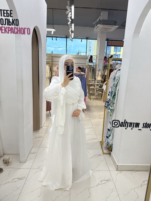 Продам вечерний платья органза пышный торг будет