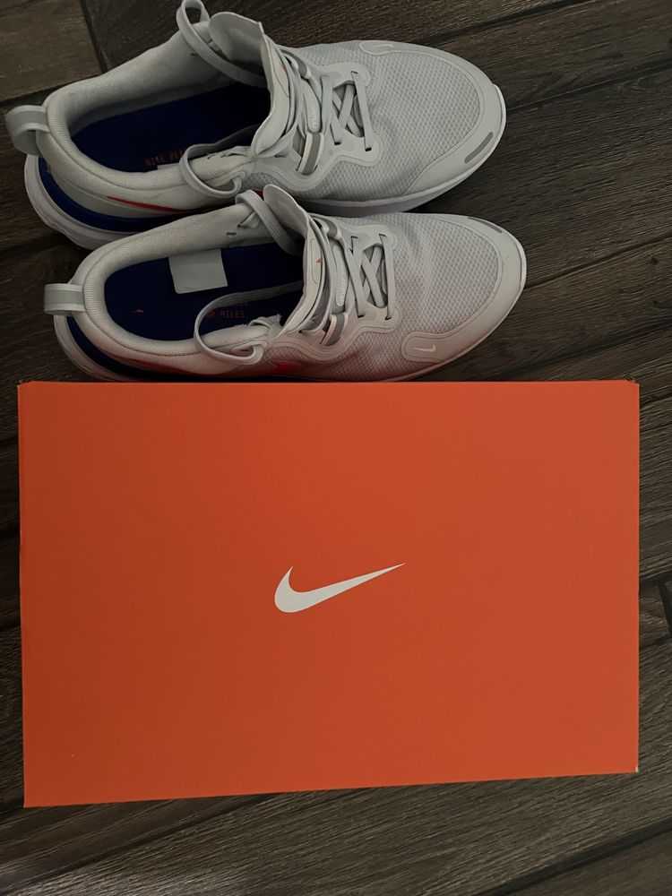Маратонки "NIKE"