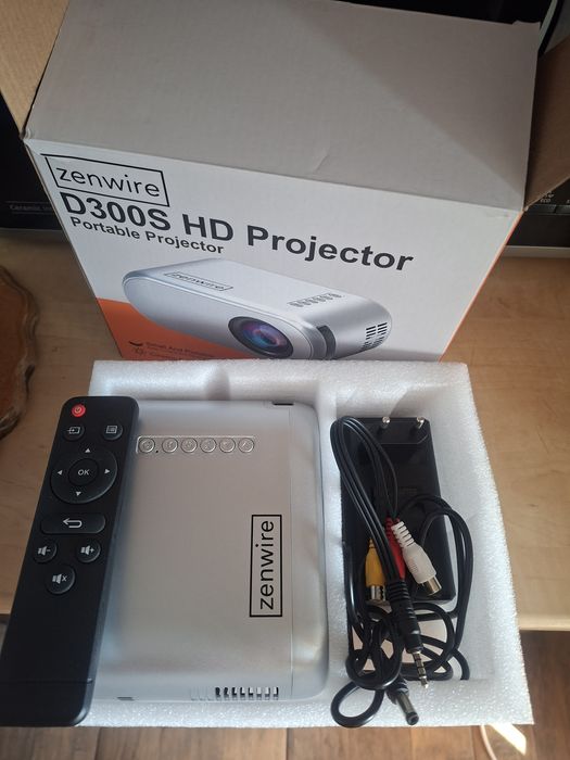 Vând video proiector