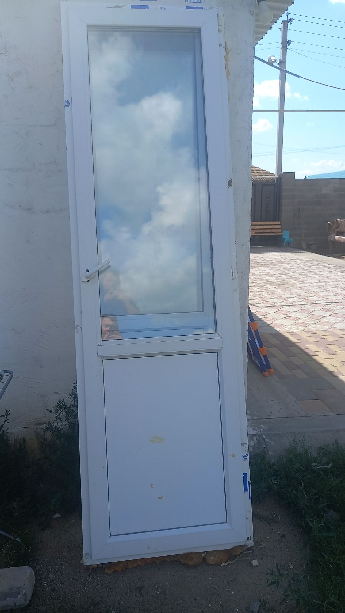 Пластик есік жагдайы жаксы айнек 3 канат