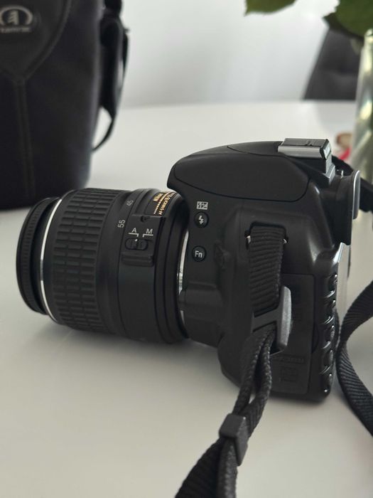 Aparat foto DSLR Nikon D3100