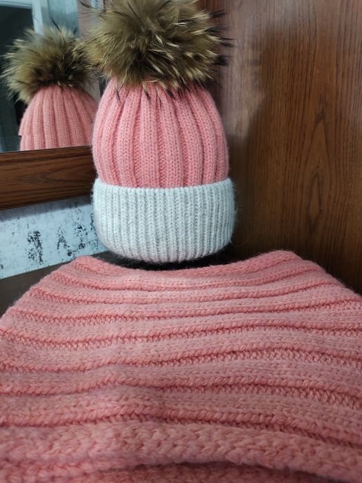 Женская шапка и хомут продам